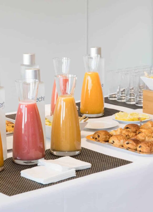 Corporate breakfast, fruit juice, pastries, customized preparation